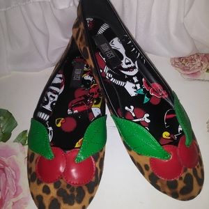 SOLD⚓ Too Fast leopard & Cherry Flats ⚓